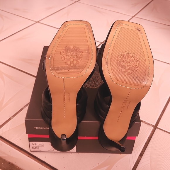 Vince Camuto Leather Eluinsa Leather Heeled Sandals in Black.  MADE IN BRAZIL - Picture 3 of 4